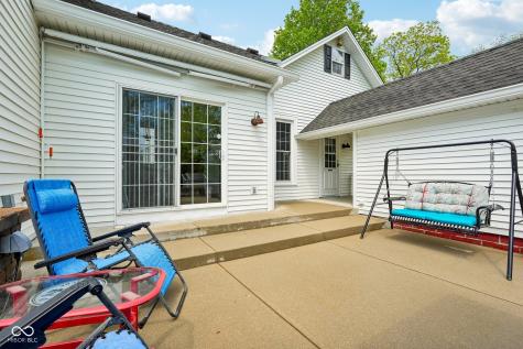 211 Whiteland Road Whiteland IN 46184