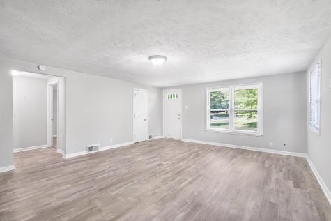 2047 N County Road 600 E Avon IN 46123