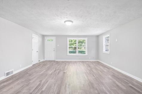 2047 N County Road 600 E Avon IN 46123