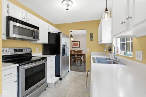9423 Grandview Court Noblesville IN 46060