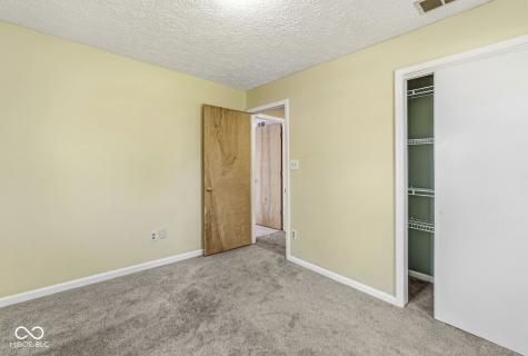 634 Haymount Drive Indianapolis IN 46241