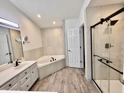 11458 Sutton Place Drive W Carmel IN 46032