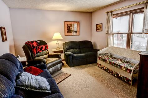 6910 S 175 W Columbus IN 47201