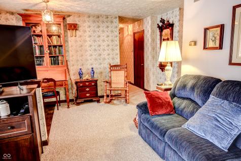 6910 S 175 W Columbus IN 47201