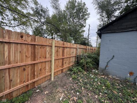 1627 N Berwick Avenue Indianapolis IN 46222