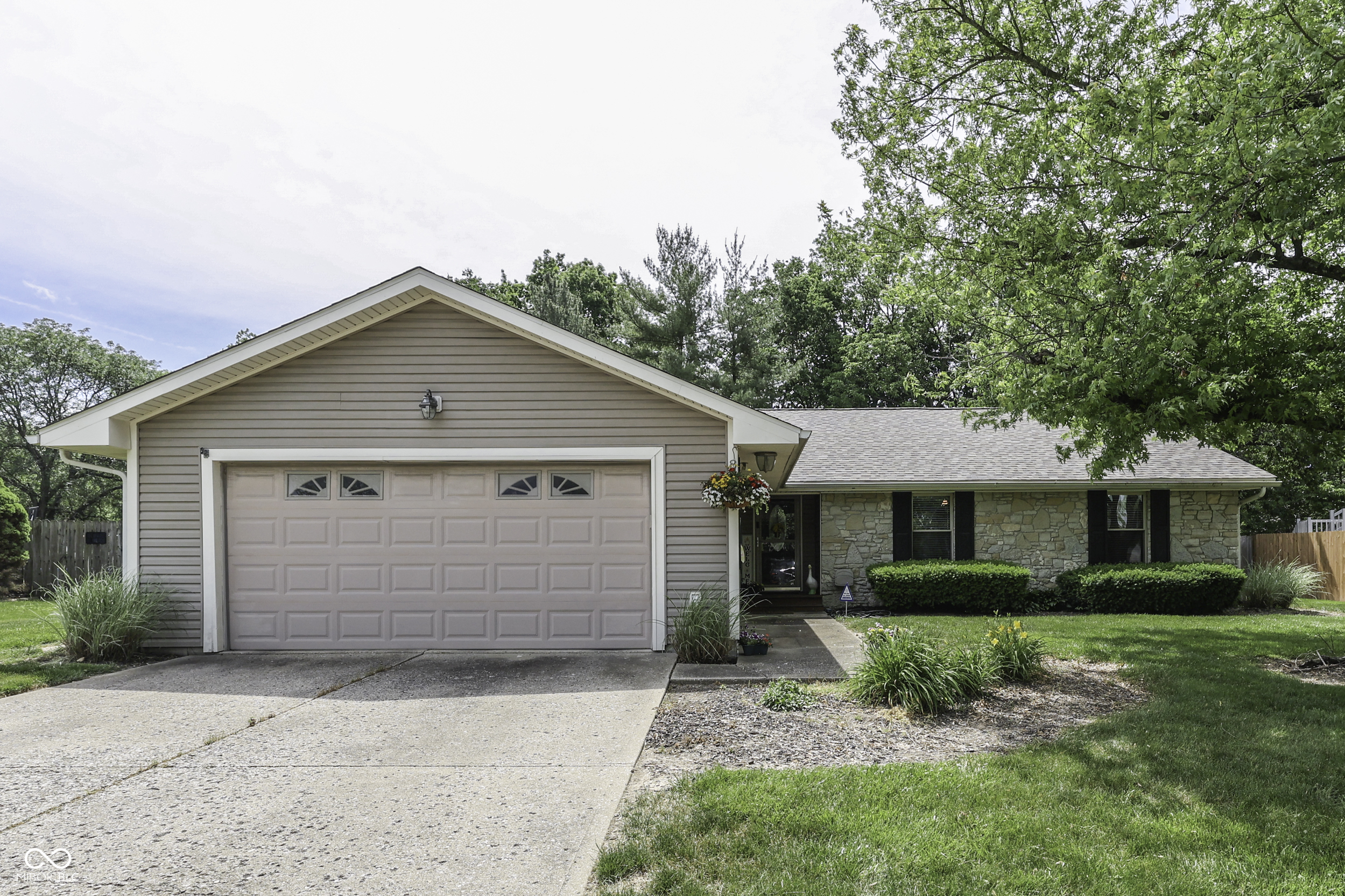 8326 Rock Oak Drive Indianapolis IN 46227