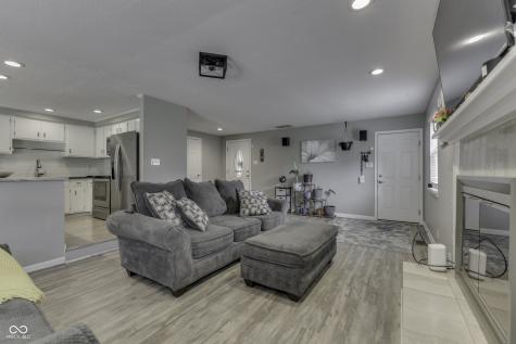 8326 Rock Oak Drive Indianapolis IN 46227