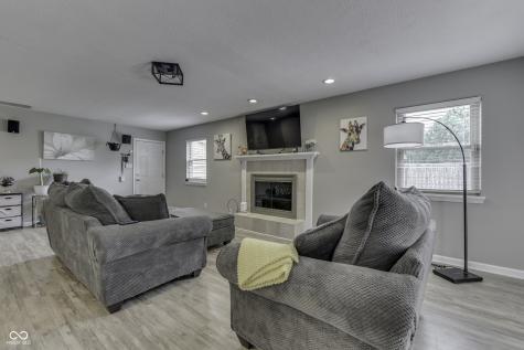 8326 Rock Oak Drive Indianapolis IN 46227