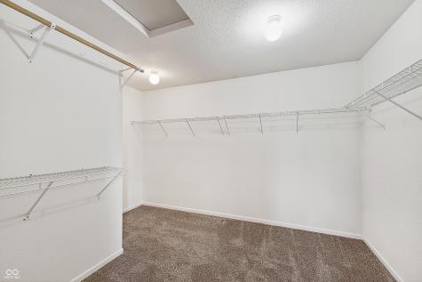1216 King Maple Drive Greenfield IN 46140