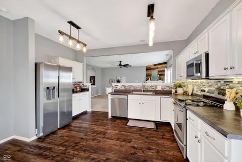 1216 King Maple Drive Greenfield IN 46140