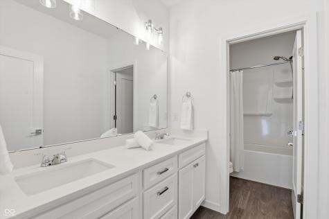 1358 Avondale Drive Westfield IN 46074