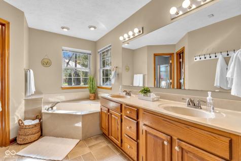 1389 Macintosh Drive Avon IN 46123
