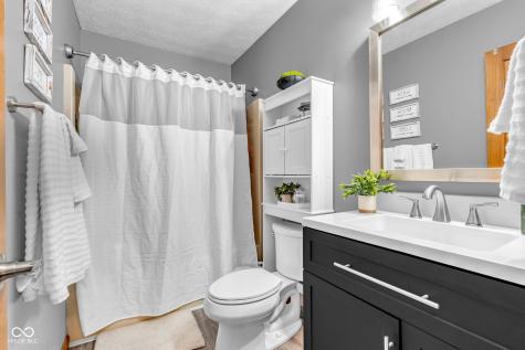 1389 Macintosh Drive Avon IN 46123