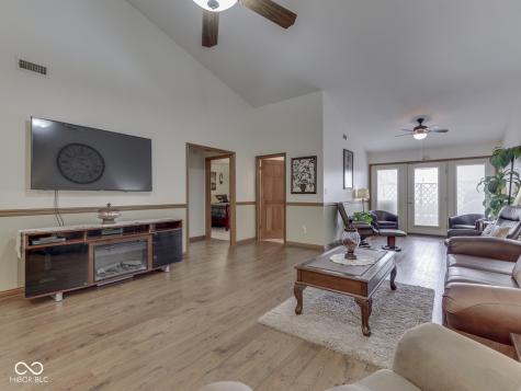 2057 Pelican Drive Franklin IN 46131