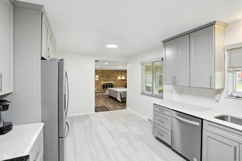 8219 Bishops Lane Indianapolis IN 46217