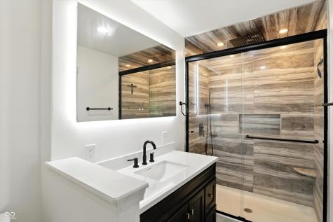 8219 Bishops Lane Indianapolis IN 46217