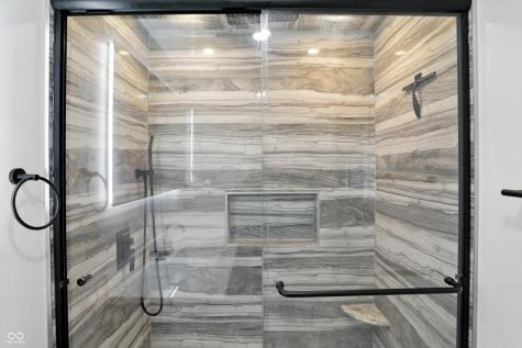 8219 Bishops Lane Indianapolis IN 46217