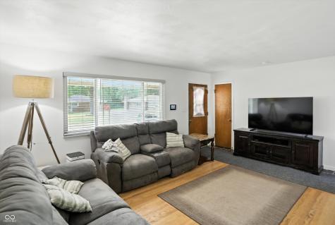 8219 Bishops Lane Indianapolis IN 46217