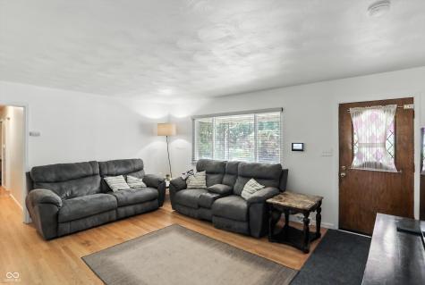 8219 Bishops Lane Indianapolis IN 46217