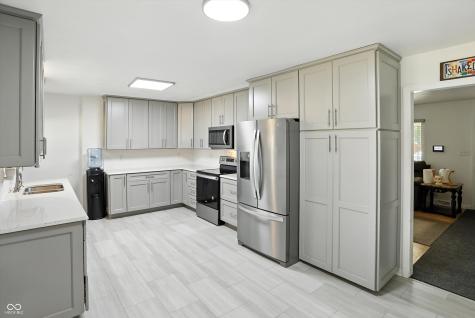 8219 Bishops Lane Indianapolis IN 46217