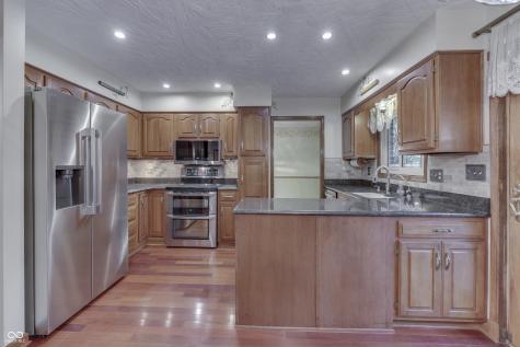 1640 Ridge Hill Lane Indianapolis IN 46217