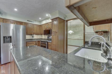 1640 Ridge Hill Lane Indianapolis IN 46217