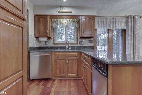 1640 Ridge Hill Lane Indianapolis IN 46217
