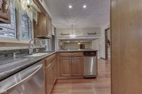 1640 Ridge Hill Lane Indianapolis IN 46217
