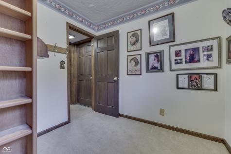 1640 Ridge Hill Lane Indianapolis IN 46217