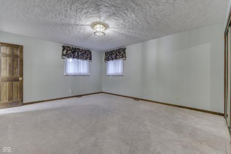1640 Ridge Hill Lane Indianapolis IN 46217