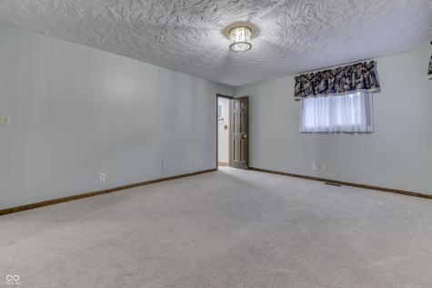 1640 Ridge Hill Lane Indianapolis IN 46217