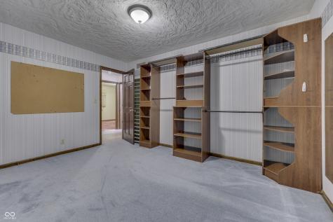1640 Ridge Hill Lane Indianapolis IN 46217
