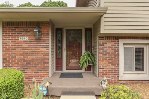 1640 Ridge Hill Lane Indianapolis IN 46217