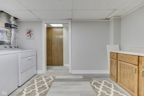 1640 Ridge Hill Lane Indianapolis IN 46217