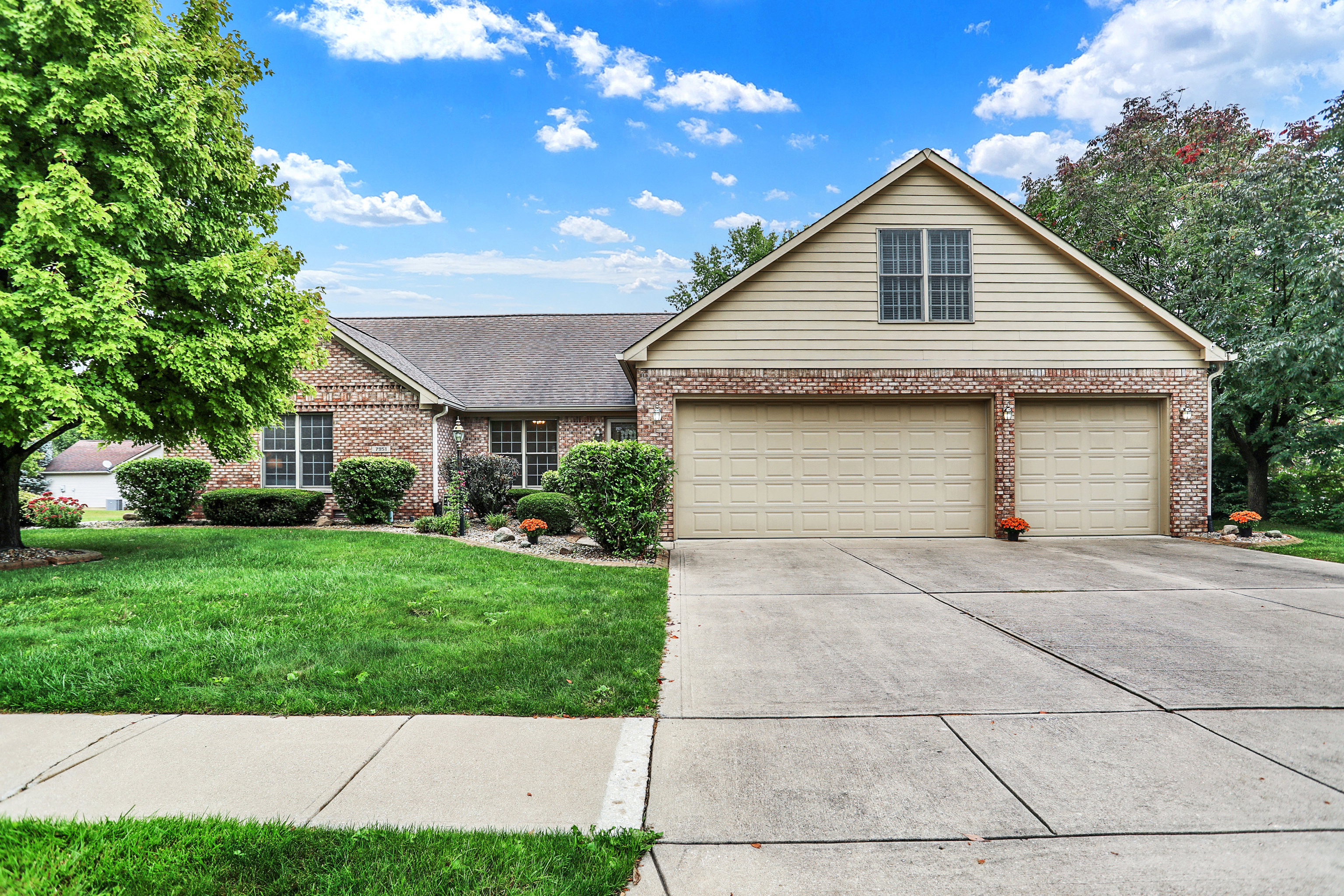 7951 Meadow Bend Lane Indianapolis IN 46259