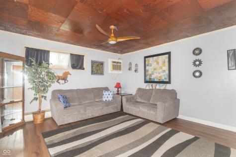 3921 N 200 W Greenfield IN 46140
