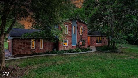 812 Eaglewood Drive Zionsville IN 46077