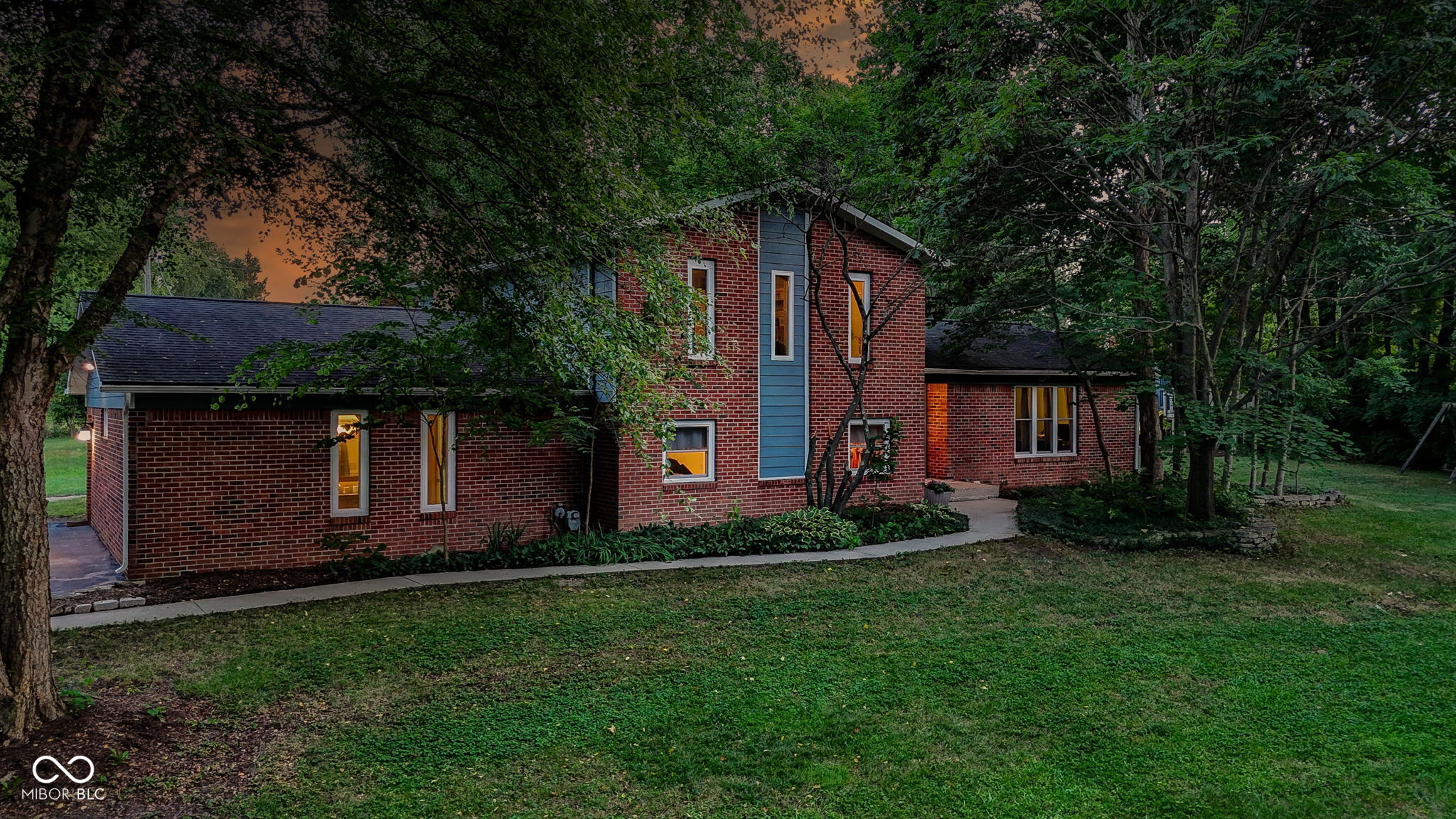 812 Eaglewood Drive Zionsville IN 46077