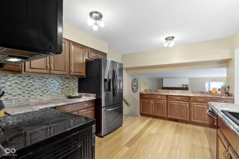 812 Eaglewood Drive Zionsville IN 46077