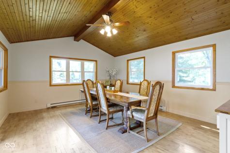 812 Eaglewood Drive Zionsville IN 46077