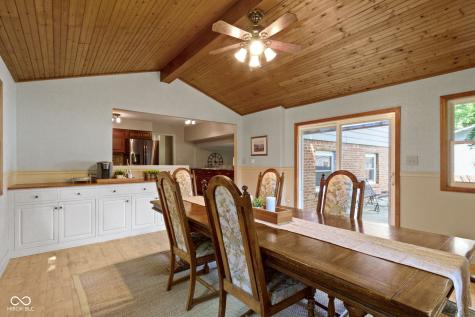 812 Eaglewood Drive Zionsville IN 46077