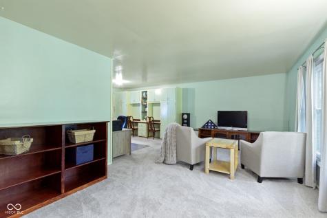 812 Eaglewood Drive Zionsville IN 46077