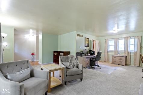 812 Eaglewood Drive Zionsville IN 46077