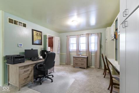 812 Eaglewood Drive Zionsville IN 46077