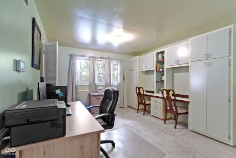 812 Eaglewood Drive Zionsville IN 46077