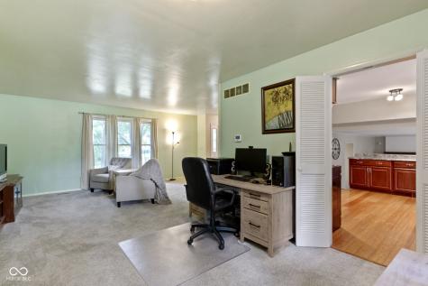 812 Eaglewood Drive Zionsville IN 46077