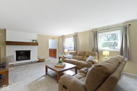 812 Eaglewood Drive Zionsville IN 46077