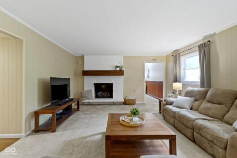 812 Eaglewood Drive Zionsville IN 46077