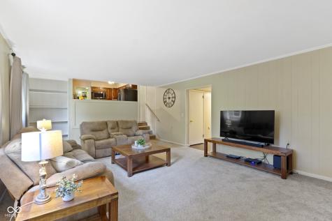 812 Eaglewood Drive Zionsville IN 46077