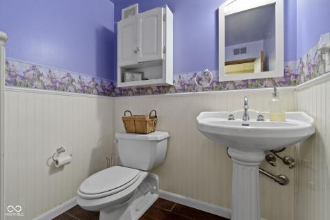 812 Eaglewood Drive Zionsville IN 46077